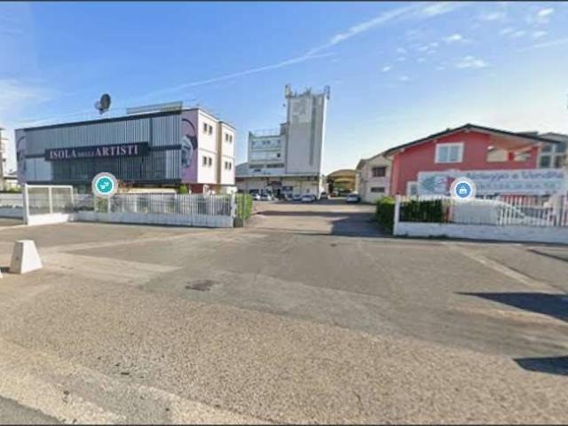 Locale Commerciale in vendita a Montarelli, Aprilia
