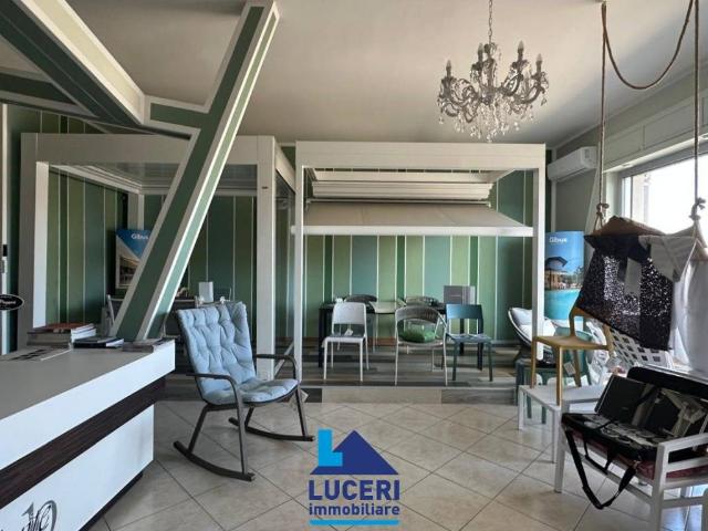 Locale Commerciale in vendita a Puglia, Lecce