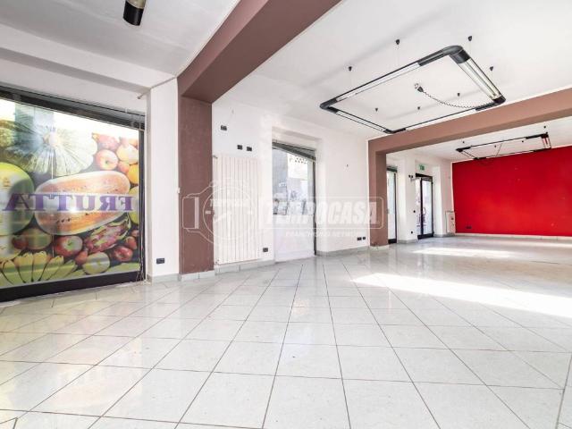 Locale Commerciale in vendita a Arcene, Lombardia