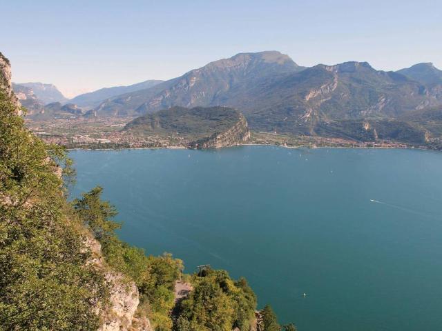 Locale Commerciale in vendita a Comunità Alto Garda e Ledro, Arco