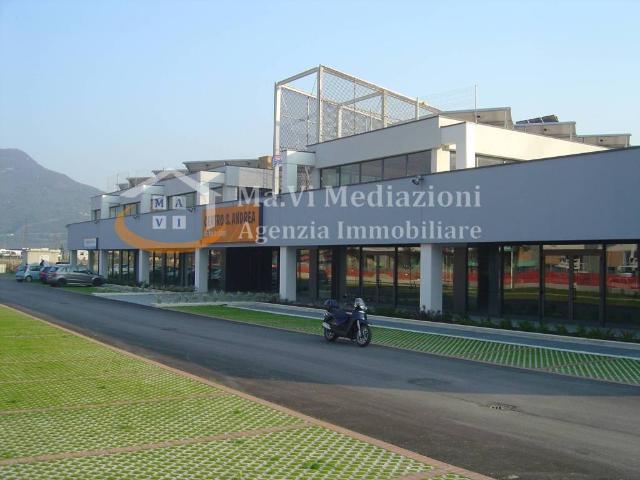 Locale Commerciale in vendita a Comunità Alto Garda e Ledro, Riva