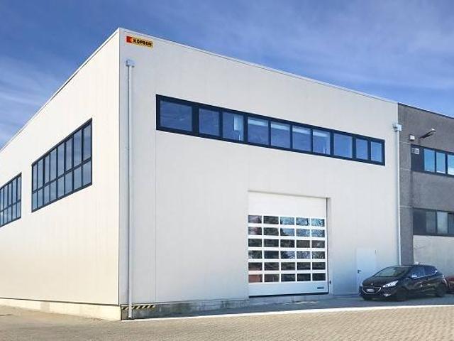Locale Commerciale in vendita a Arconate, Lombardia