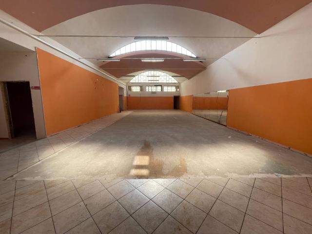 Locale Commerciale in vendita a Arconate, Lombardia