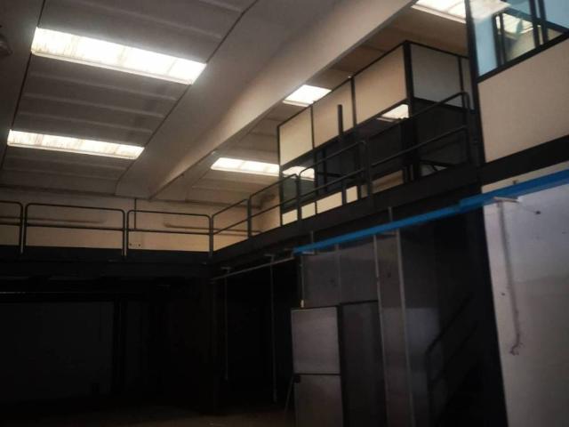 Locale Commerciale in vendita a Arconate, Lombardia