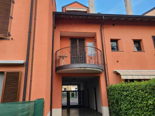 Locale Commerciale in vendita a Arcore, Lombardia