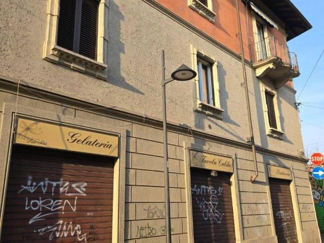 Locale Commerciale in vendita a Arcore, Lombardia