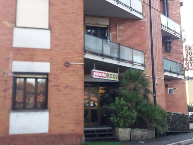 Locale Commerciale in vendita a Arcore, Lombardia
