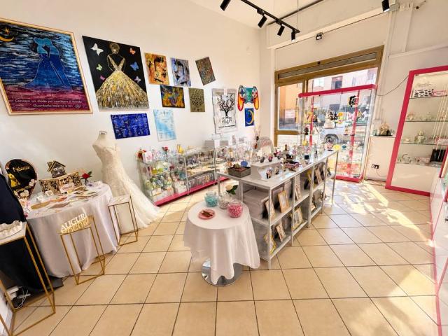 Locale Commerciale in vendita a Cascina del Bruno, Arcore