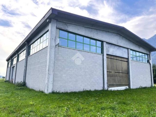 Locale Commerciale in vendita a Ardenno, Lombardia