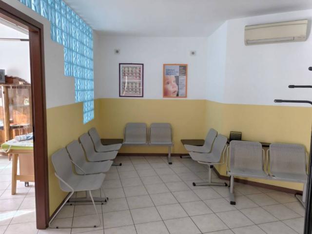 Locale Commerciale in vendita a Ardenno, Lombardia