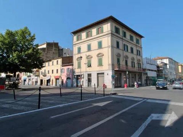 Locale Commerciale in vendita a Palazzo Del Pero, Toscana