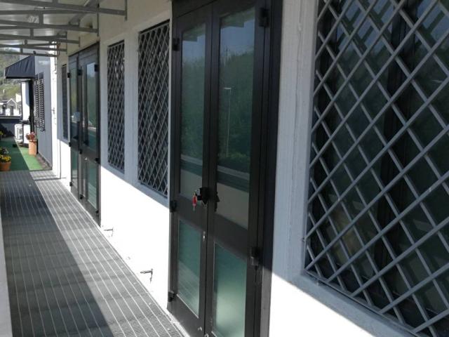 Locale Commerciale in vendita a San Marco alla Sella, Palazzo Del Pero