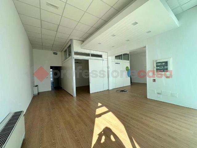 Locale Commerciale in vendita a San Leo, Palazzo Del Pero