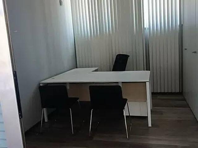Locale Commerciale in vendita a Chiani, Palazzo Del Pero