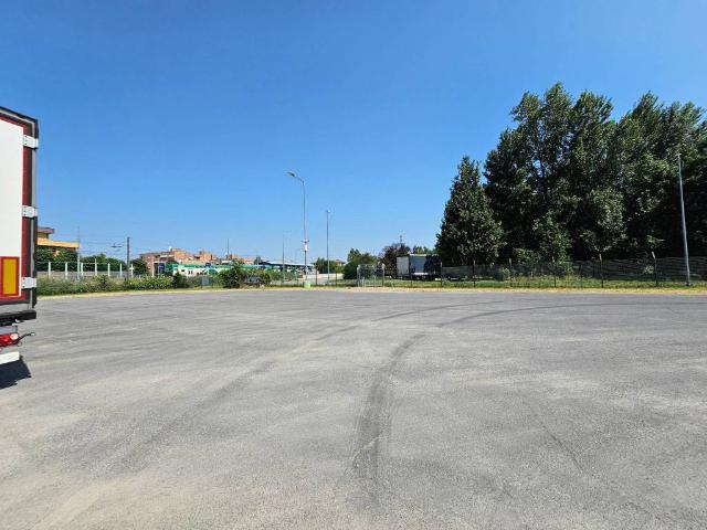 Locale Commerciale in vendita a Unione Reno Galliera, Castel Maggiore