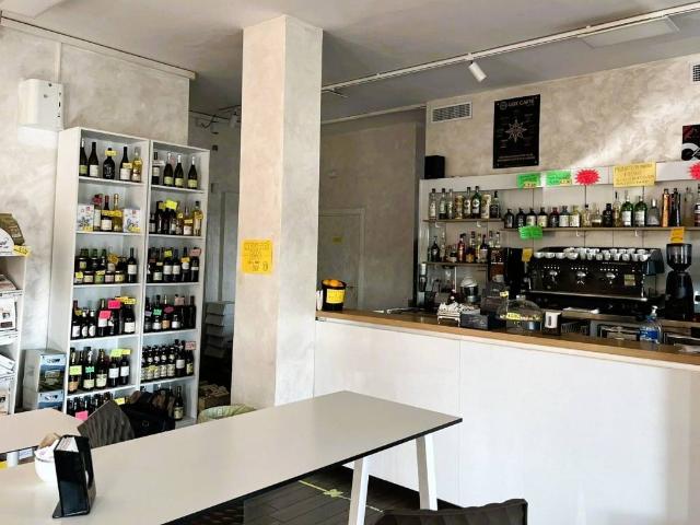 Locale Commerciale in vendita a Unione Reno Galliera, Argelato