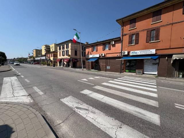 Locale Commerciale in vendita a Funo di Argelato, Argelato