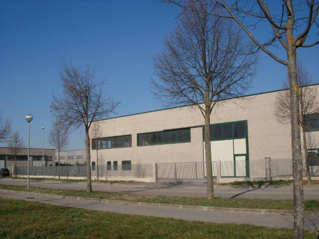 Locale Commerciale in vendita a Argenta, Reggio Emilia