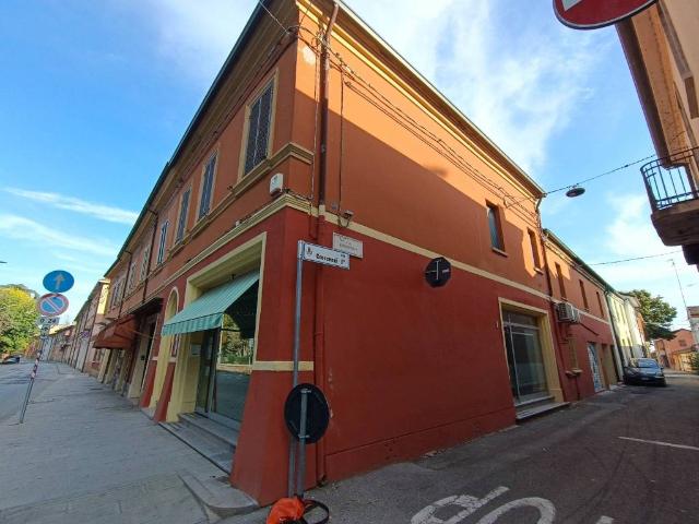 Locale Commerciale in vendita a Argenta, Ferrara
