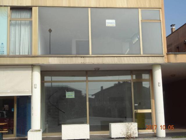 Locale Commerciale in vendita a Argenta, Reggio Emilia