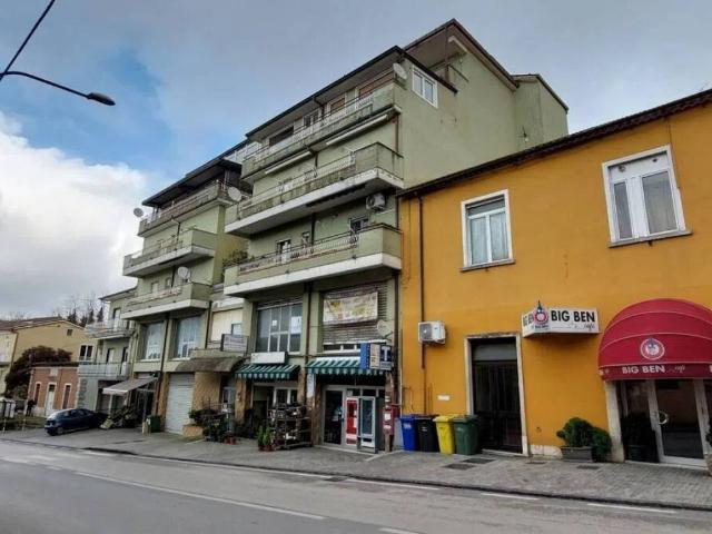 Locale Commerciale in vendita a Ariano Irpino, Campania