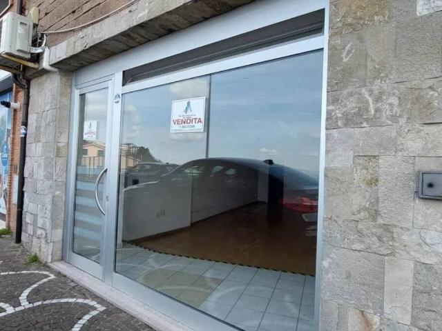 Locale Commerciale in vendita a Ariano Irpino, Campania
