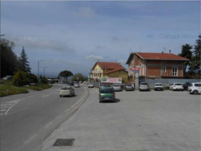 Locale Commerciale in vendita a Ariano Irpino, Campania