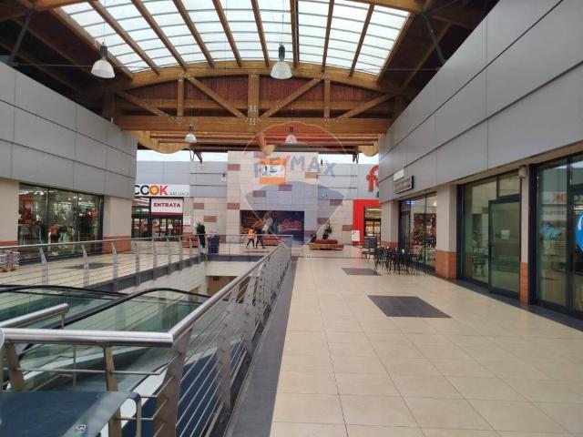 Locale Commerciale in vendita a Arluno, Lombardia