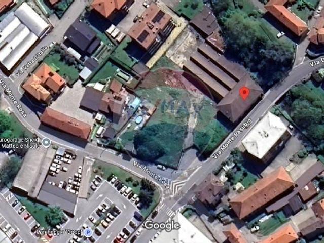 Locale Commerciale in vendita a Piemonte, Novara