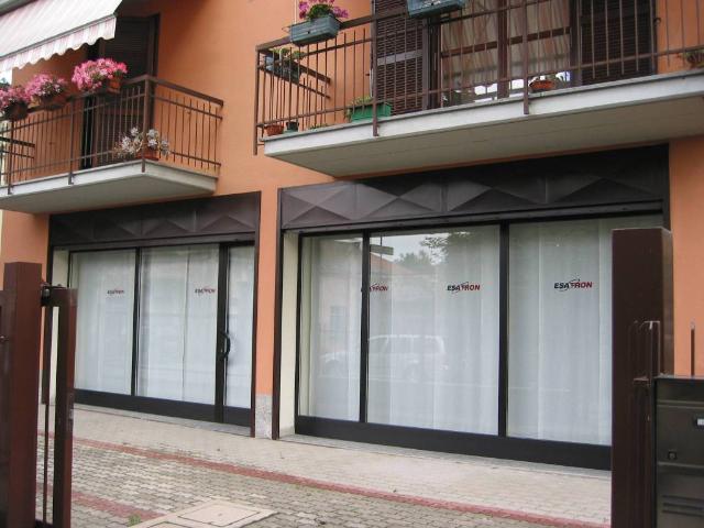 Locale Commerciale in vendita a Piemonte, Novara