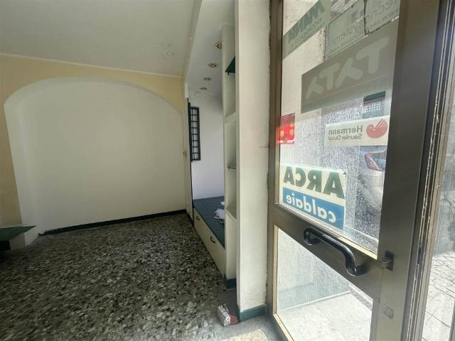 Locale Commerciale in vendita a Piemonte, Alessandria