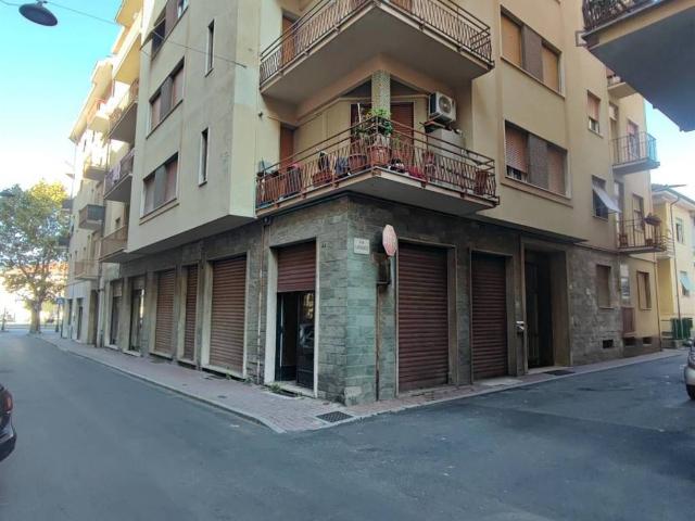 Locale Commerciale in vendita a Piemonte, Alessandria