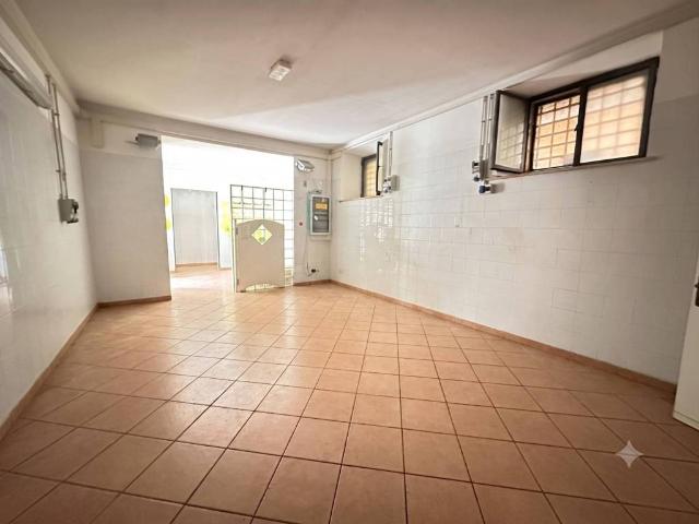 Locale Commerciale in vendita a Arrone, Umbria