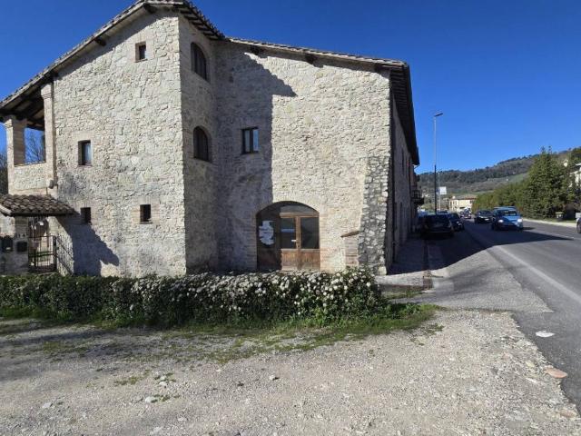 Locale Commerciale in vendita a Arrone, Umbria