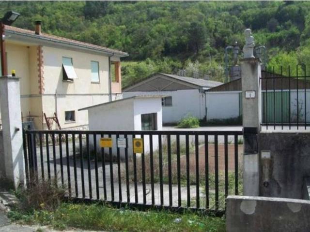 Locale Commerciale in vendita a Arrone, Umbria