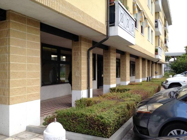 Locale Commerciale in vendita a San Bortolo, Arzignano