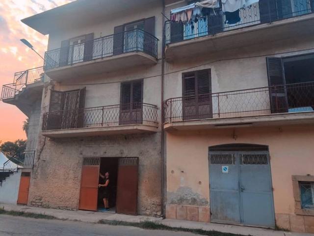 Locale Commerciale in vendita a Ascea, Campania