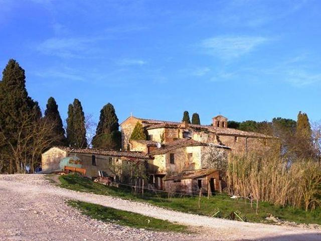 Locale Commerciale in vendita a Asciano, Toscana