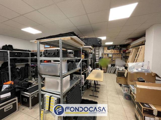 Locale Commerciale in vendita a Borgo Chiaro, Marche