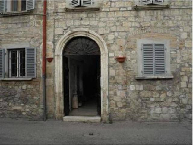 Locale Commerciale in vendita a San Venanzio, Marche
