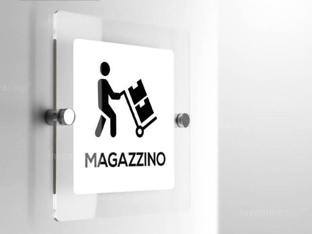 Locale Commerciale in vendita a Brecciarolo, Marche