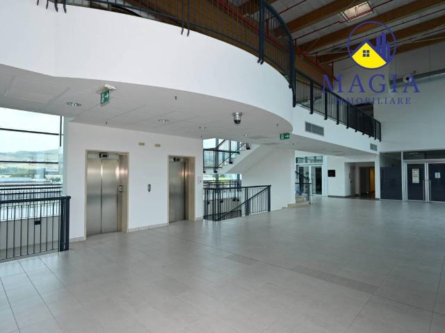 Locale Commerciale in vendita a Marche, Ascoli Piceno