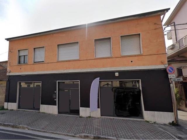 Locale Commerciale in vendita a Marche, Ascoli Piceno