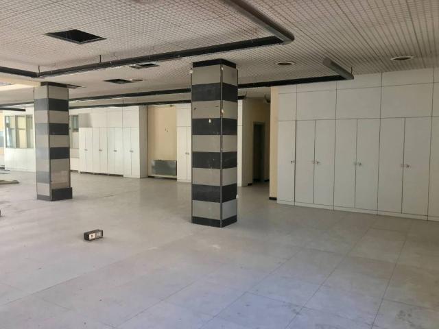 Locale Commerciale in vendita a Porta Maggiore, Marche