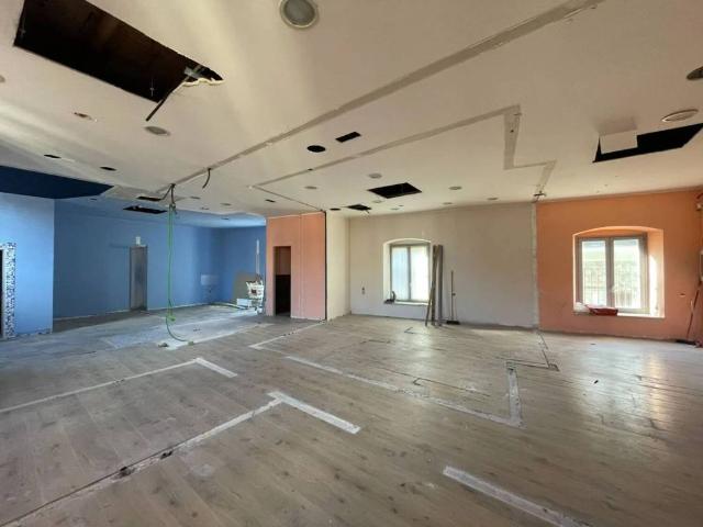 Locale Commerciale in vendita a Marche, Ascoli Piceno