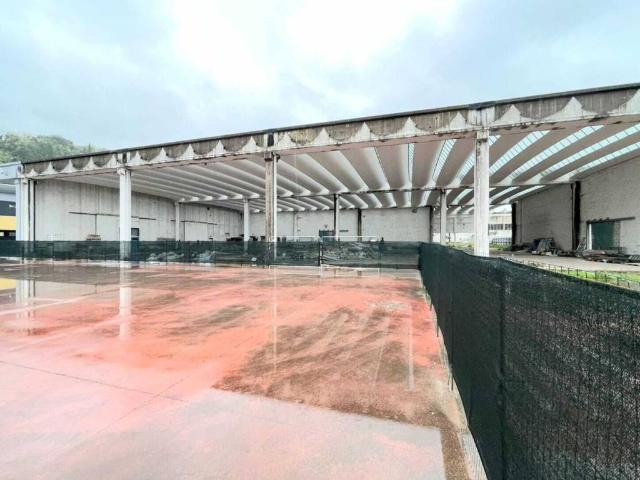 Locale Commerciale in vendita a Monticelli, Marche