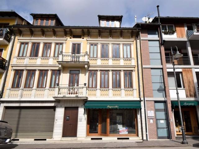 Locale Commerciale in vendita a Cinque, Asiago