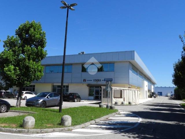 Locale Commerciale in vendita a Fonte, Asolo