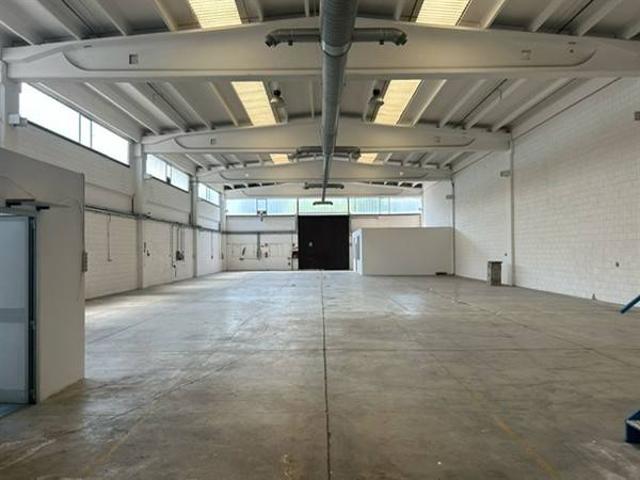 Locale Commerciale in vendita a Assago, Lombardia