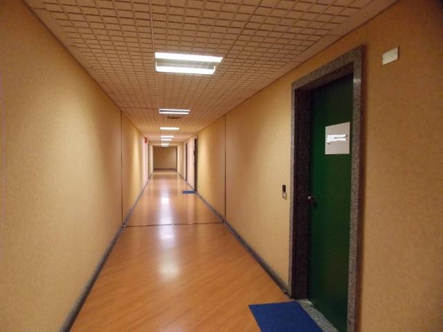 Locale Commerciale in vendita a Bazzana Inferiore, Assago